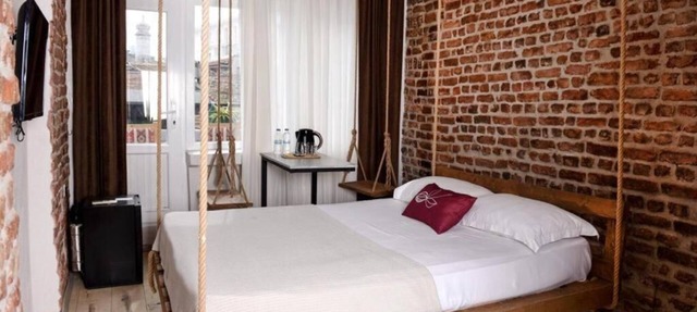Cozy 1-bedroom bed & breakfast in fabulous Beyoglu with AC in beyoglu