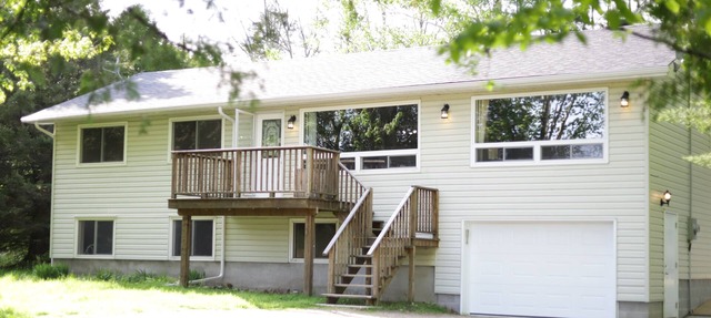 Cozy cottage with ping pong - short walk to the beach in Tiny