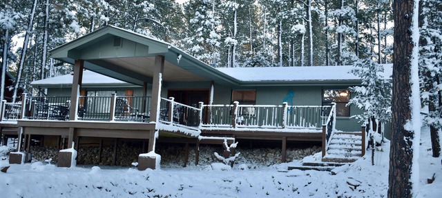 Cozy Home With Great Views, Awesome Deck and A/C in Ruidoso