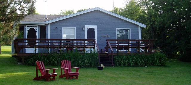Cozy, private ocean/beach front cottage with spectacular views in Fortune PEI in Souris