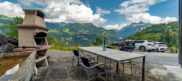 Cozy studio with terrace | BBQ | mountain view in Schattenhalb