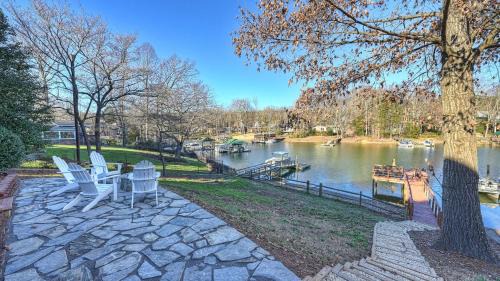 Dock Days by AvantStay in Westport