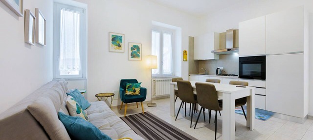 Downtown, serene nights overlooking quiet garden, GARDEN HOUSE in Napoli