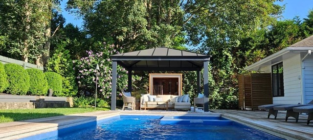 East Hampton Village Gem, Private Flag Lot, Walk or Bike to Everything! in East Hampton