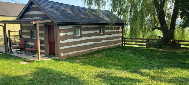 Farmstay with pool and firepit in Marietta