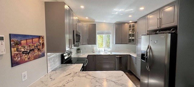 Fully appointed 2 bedroom carriage house in beautiful Penticton! Winter Rates! in Penticton