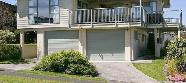 Golders Heights - Taupo Holiday Home in Taupo Central
