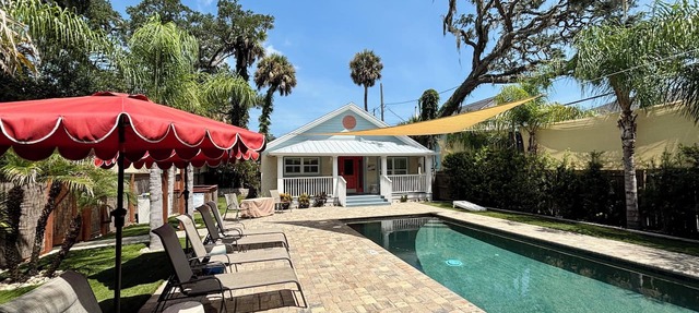 Gorgeous Hideaway w/pool in Historic Downtown NSB in New Smyrna Beach