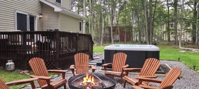 Grace Estates Hot Tub Game Rooms Lake Access in Tobyhanna