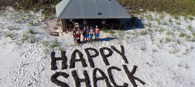 Happy Shack BEACH & BAY! Kayak, paddle boards, tiki hut, firepit, grille, wifi in Panacea