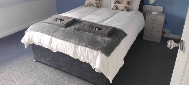 Hermosa House (Large property, central location) in Goole