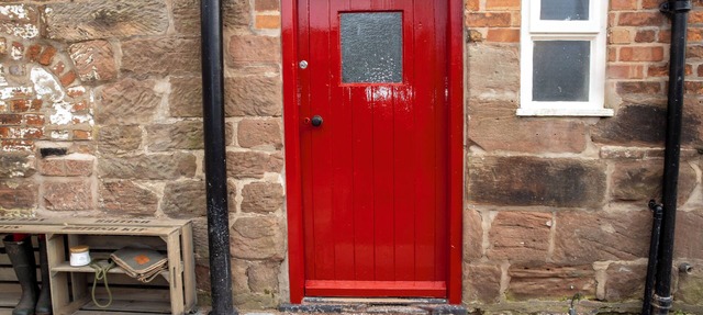 Historic refurbished cottage walking distance to Beeston and Peckforton castle in BEESTON