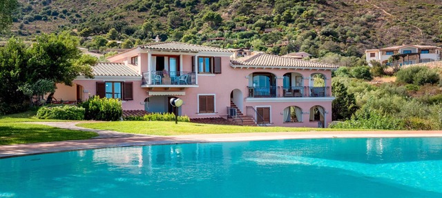 Holiday Apartment "Molara" with Sea View, Private Terrace, Shared Pool & Air Conditioning in San Teodoro
