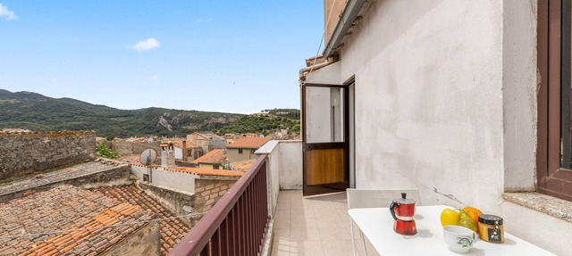 Holiday Home 'La Casetta - Sea and Mountain' with Mountain View, Balcony and Wi-Fi in Scano di Montiferro