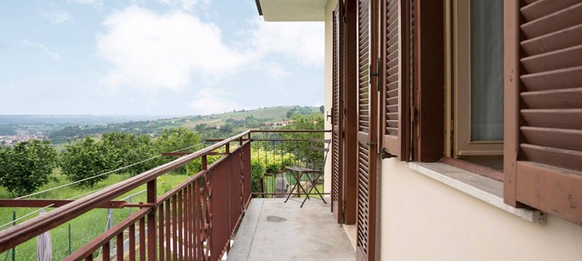 Holiday Home 'Casa Pianezzo Dogliani' with Mountain View, Private Pool & Wi-Fi in Dogliani