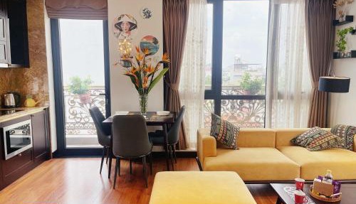 Home suites -Natural light -Projector -Spacious - 2BR incenter in Hanoi