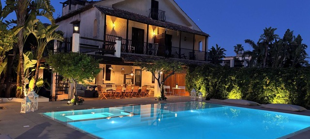 Incantevole villa con piscina e spa a 150 metri dal mare in Fontane Bianche