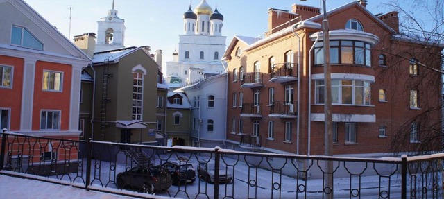 Kremlin View Apartment in Pskov