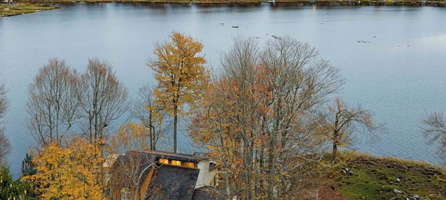 Lakefront-Hot Tub, Private Dock, Kayaks, Fire Pit, Sun Room in Tobyhanna