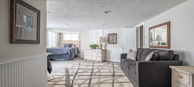 Large Bountiful Studio in Bountiful
