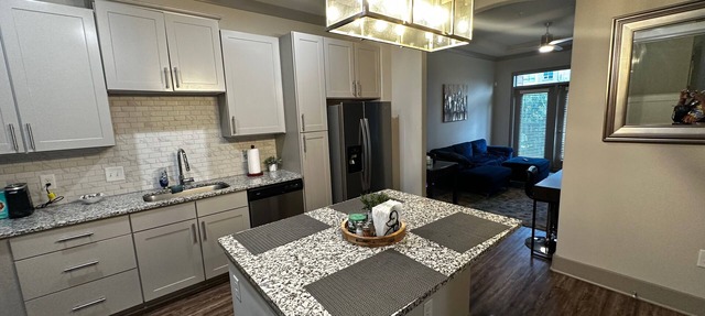 Luxury 1 Bedroom 1 Bath Apt in Buckhead - Near many attractions ! in Atlanta