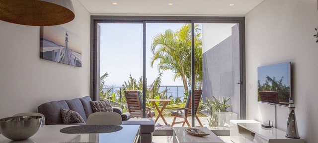 Luxury-House-Ensuite with Shower-Sea view-Casa Estrelicia in Arco da Calheta