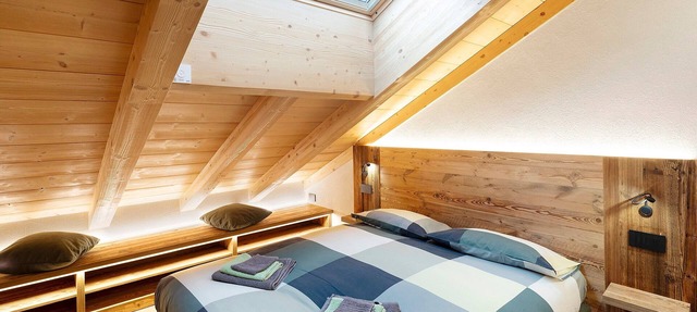 Mansarda Rin Da Gen Apartment with Mountain View, Balcony and Wi-Fi in Livigno
