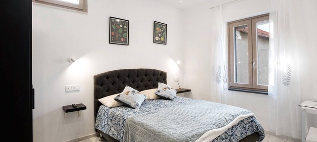 Mare Room with Private Bathroom and Mountain View in Agerola