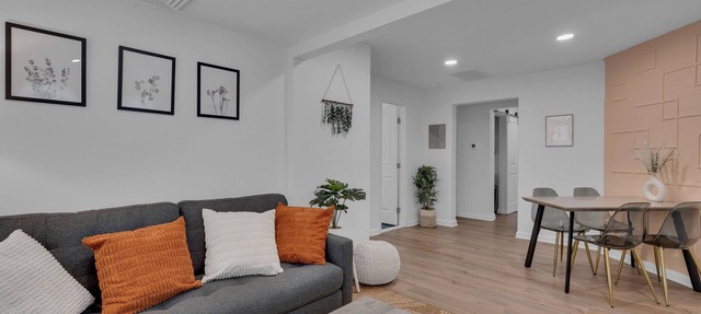 Modern 2-Bedroom Family Beach Bungalow in Bradley Beach