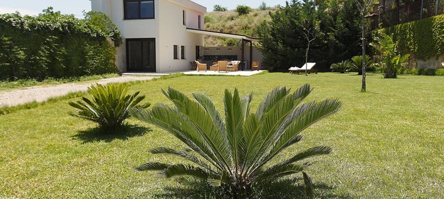 Modern cube Villa with garden in Mondello