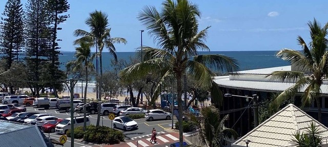 Mooloolaba Beachfront Apartment in Mooloolaba