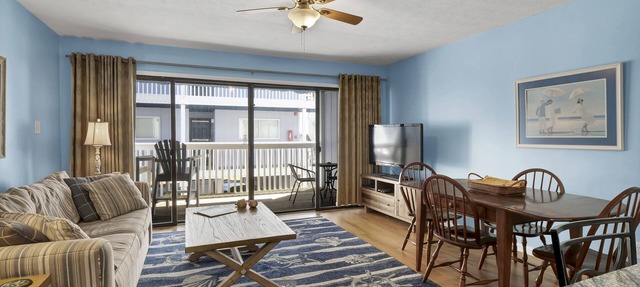 My Golden Jewel - Bright and beachy 1 bedroom ocean front condo with pool in Carolina Beach