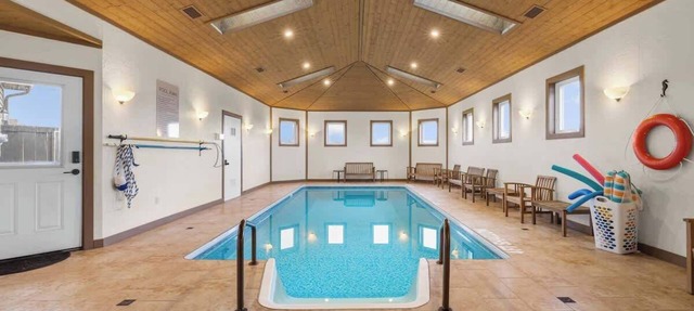New Glasgow Pool House - Indoor Pool - Sleeps 14 in New Glasgow