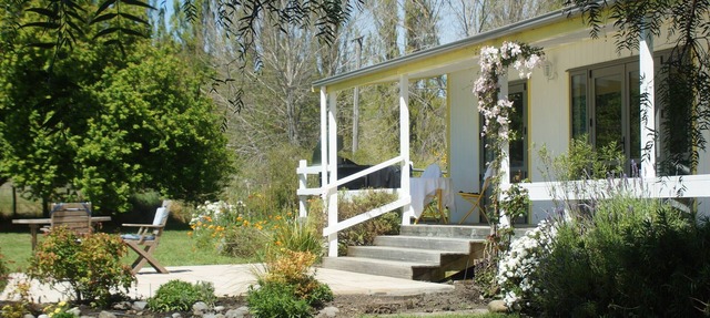 Northala Cottage; your private self-contained home - FREE Wi-Fi in Poukawa