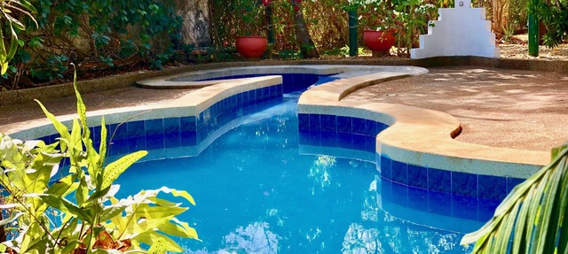 Oceanfront 4 Bedroom House with Swimming Pool in San Andrés
