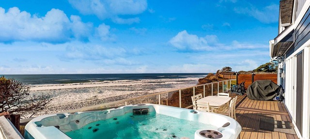 Oceanfront Home with Private Hot Tub, Deck Grill & Uninterrupted Pacific Views in South Beach