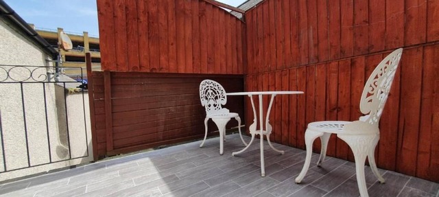 One Bedroom Apartment with Sofa Bed in Llandudno
