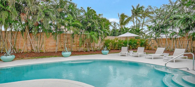 Paradise under the Palms - Newly Updated Private Heated Pool in Boynton Beach