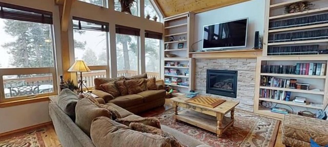 Pets | Fireplace | Hot Tub | Air-Conditioning | Royal View in Angel Fire