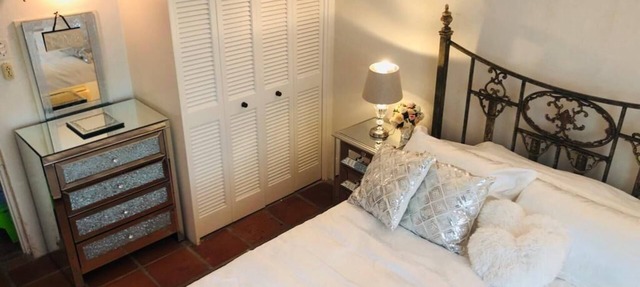 Private Pool access and 1 minute walking distance to the beach. in Bridgetown