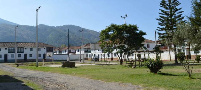Private room with excellent location for up to three people in Villa de Leyva