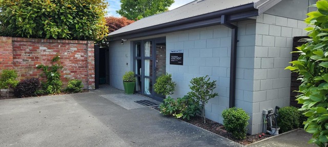 PUMPHOUSE APARTMENT- AIRPORT,spacious,private, warm, homely, family in Bishopdale