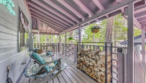 Quaint Cloudcroft Cabin w/Stunning Forest Views! in Cloudcroft
