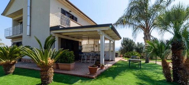 Quiet Villa Near the Sea in Casal Velino