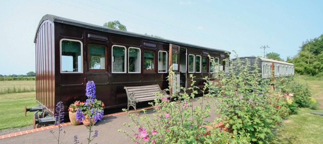 Railway Carriage One - E5337 in Stowmarket