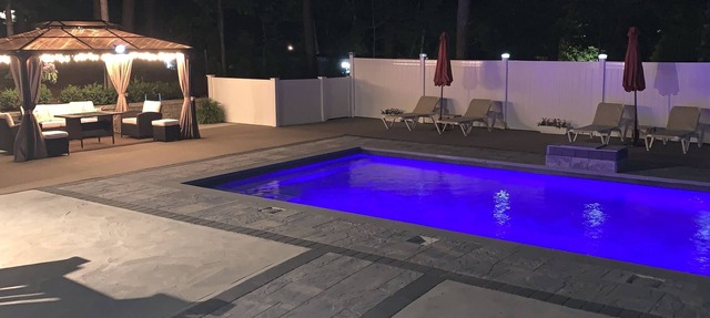 Relax villa ,hot tub and New Heated pool ,7 minutos from the beach in Hampton Bays