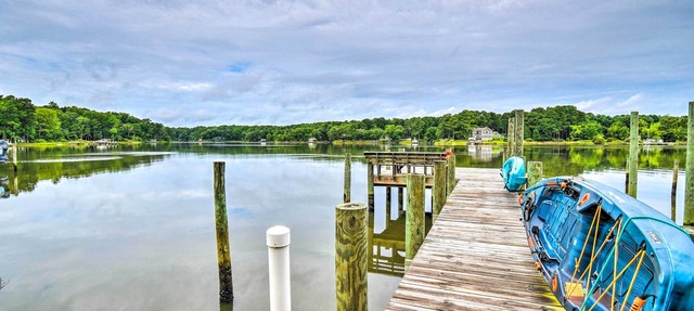 Relaxing Riverfront Cottage w/Boat Dock! in Gloucester