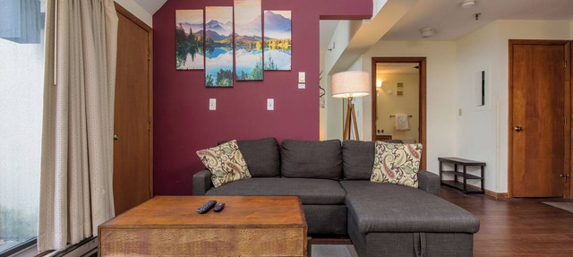 Renovated Top floor Studio Condo - Resort-Style Amenities in Killington