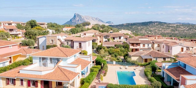 Residence La Tartaruga Garden with swimming pool in Monte Petrosu