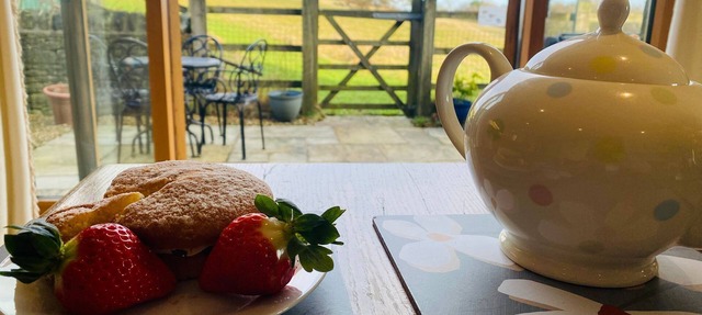 Riley Wood Cottage Peace with Views & Walks in Eyam